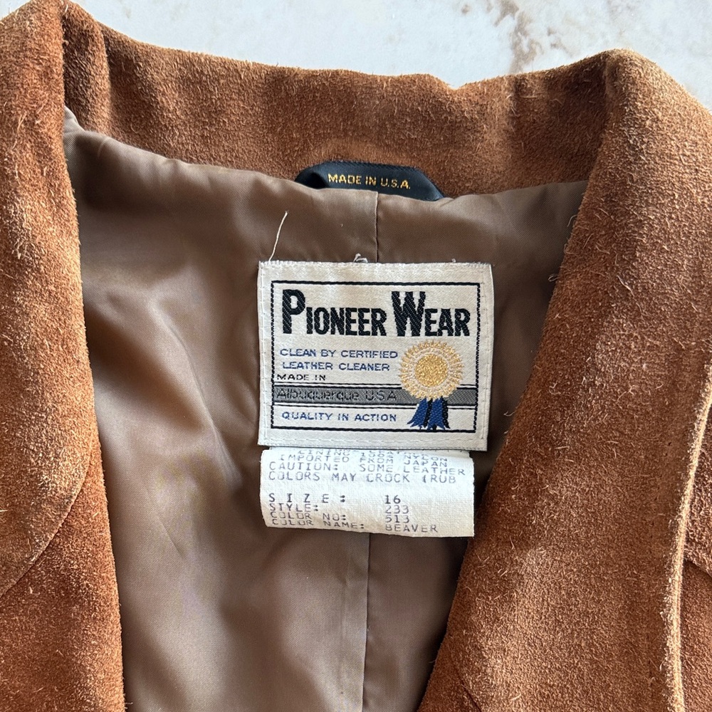 VINTAGE PIONEER WEAR Suede leather Western Jacket in Brown with Tan Lining - Picture 2 of 7